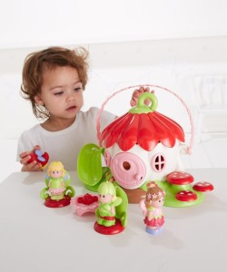 Motorické schopnosti podporuje celá řada hraček, například i vílí dům Happyland.