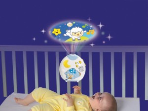 Vtech-multimedialni-projektor-s-oveckou-na-postylku-modry-b