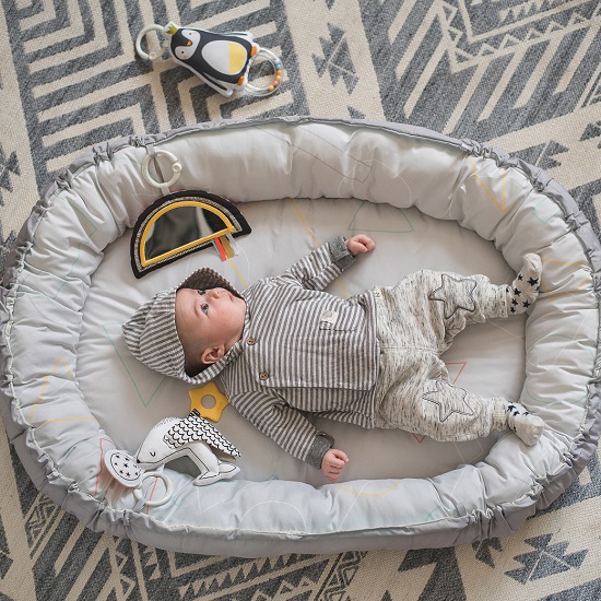 Taf-Toys-herni-deka-a-hnizdo-s-hudbou-pro-novorozence-b1a