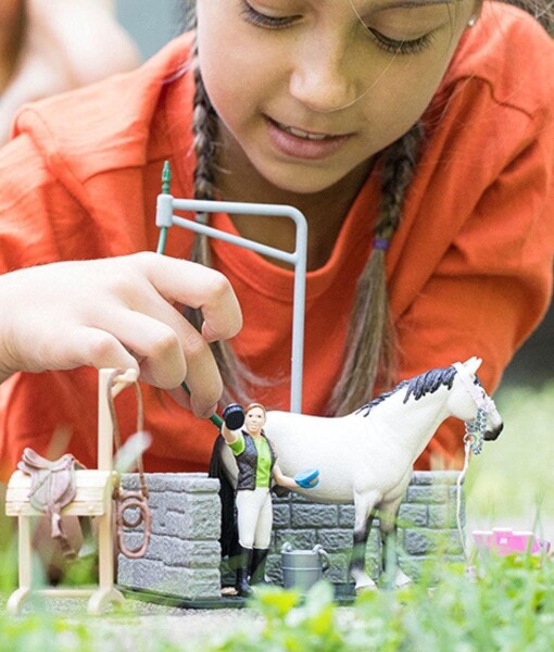 Schleich 42104 myci kout pro kone s prislusenstvim d